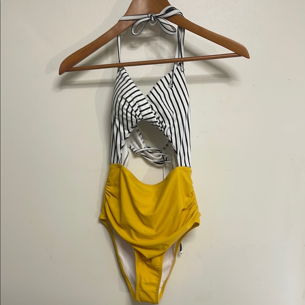 Cupshe Black and White One Piece Swimsuit Halter Style